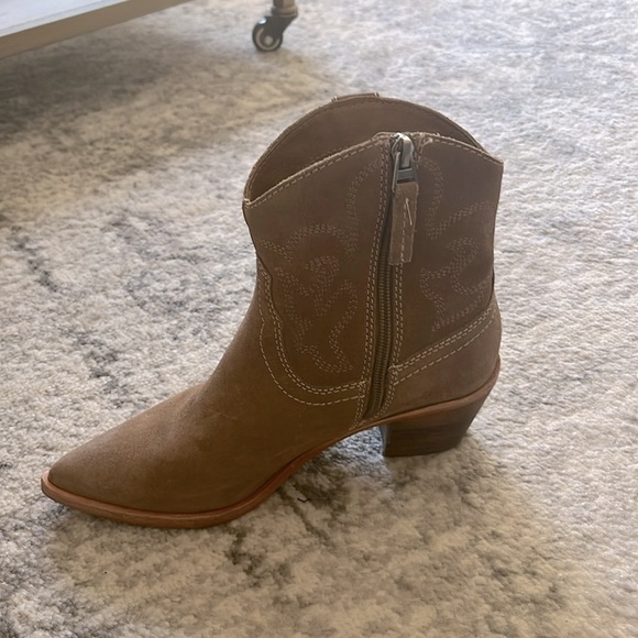 Dolce Vita Size 7 Solow Western / cowboy ankle boots. - Picture 4 of 6